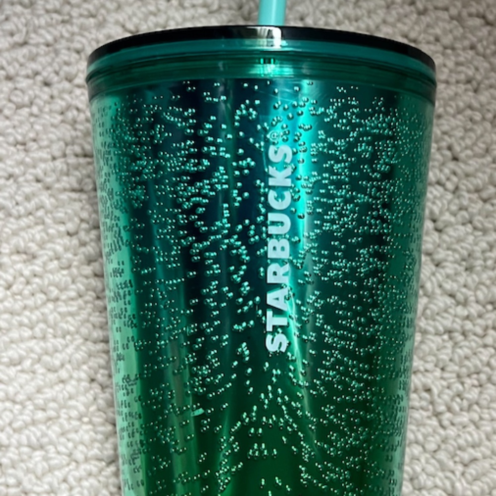 brand new grande size green bubble tumbler sold out
